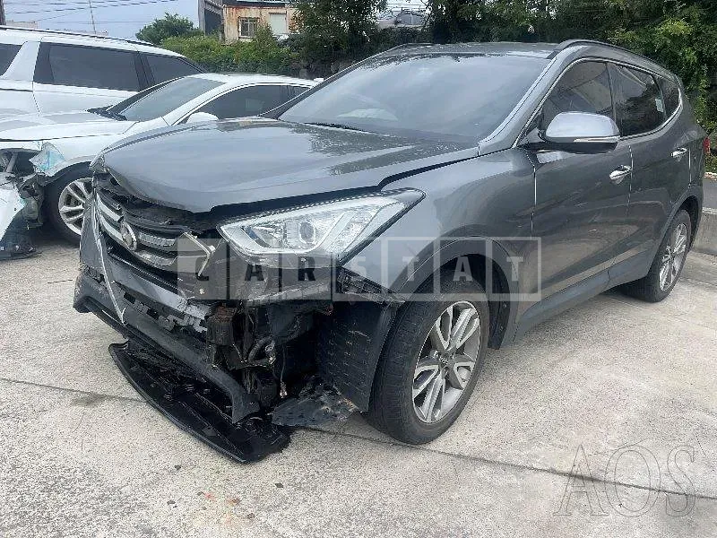 Photo 2 of 15: 2014 Hyundai Santa Fe, VIN KMHSW81UDFU313955 — Korean insurance auction