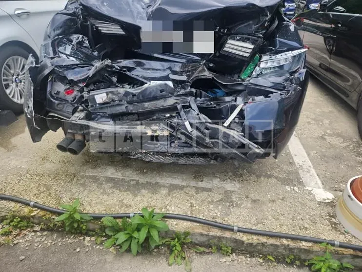 Photo 2 of 20: 2016 BMW 520d — Korean insurance auction