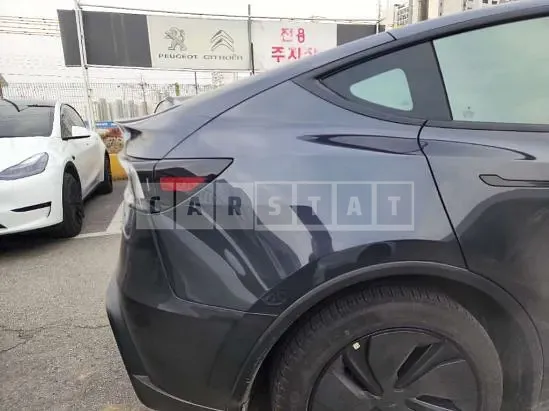 Photo 2 of 50: 2025 Tesla Model Y RWD, VIN LRWYGCFJ3SC313736 — Korean insurance auction