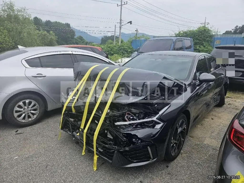 Photo 2 of 11: 2025 Kia K5 1.6 — Korean insurance auction