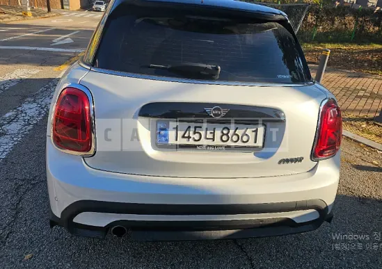 Photo 2 of 35: 2024 MINI Cooper — Korean insurance auction