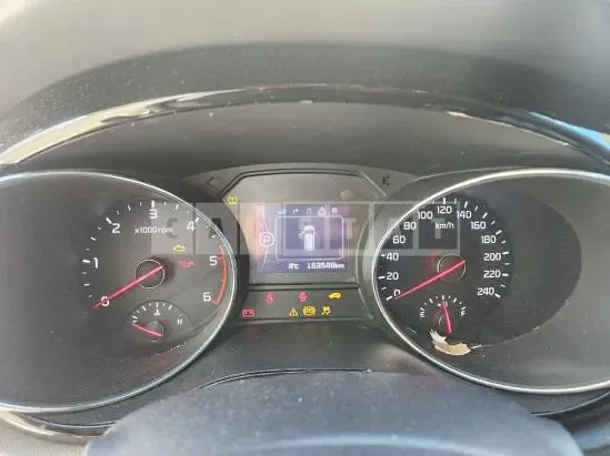 Photo 2 of 10: 2016 Kia Carnival — Korean insurance auction