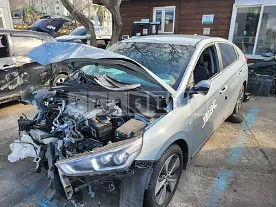 Photo 1 of 21: 2017 Hyundai Modern Ionic Electric, VIN KMHC051HFHU010016 — Korean insurance auction