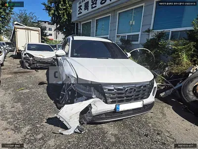 Photo 1 of 17: 2022 Hyundai Tucson Hybrid, VIN KMHJE811BNU061440 — Korean insurance auction