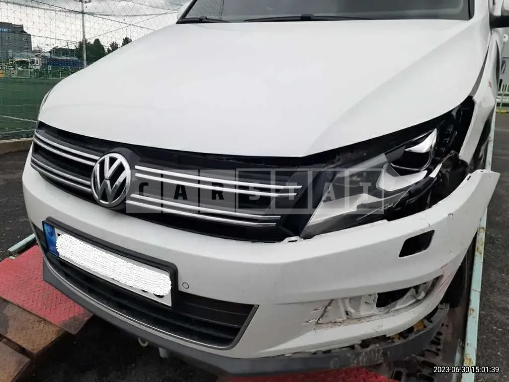 Photo 2 of 25: 2016 Volkswagen Tiguan 2.0 TDI BMT, VIN WVGZZZ5NZGW570490 — Korean insurance auction