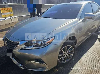 Photo 1 of 4: 2017 Lexus ES300h — Korean insurance auction