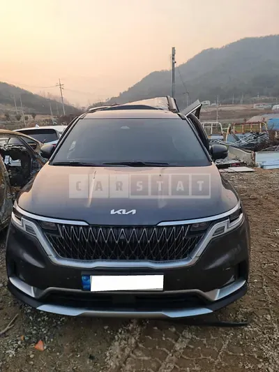 Photo 1 of 15: 2021 Kia Carnival, VIN KNANE81BBMS094522 — Korean insurance auction