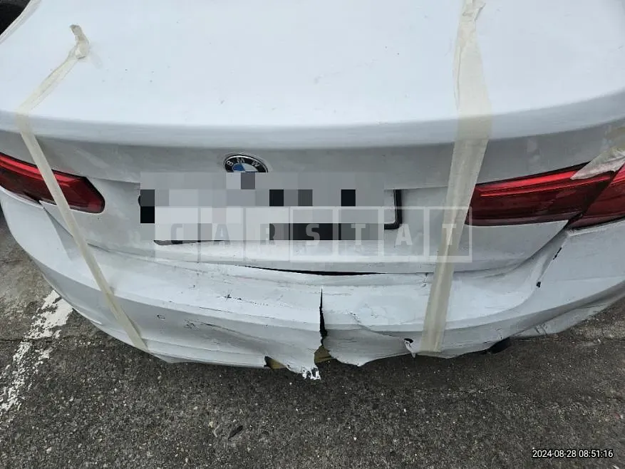Photo 2 of 24: 2016 BMW 320d, VIN WBA8C5108GK639258 — Korean insurance auction