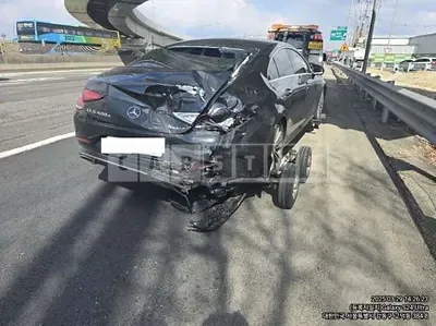 Photo 1 of 17: 2019 Mercedes-Benz CLS400d 4Matic — Korean insurance auction