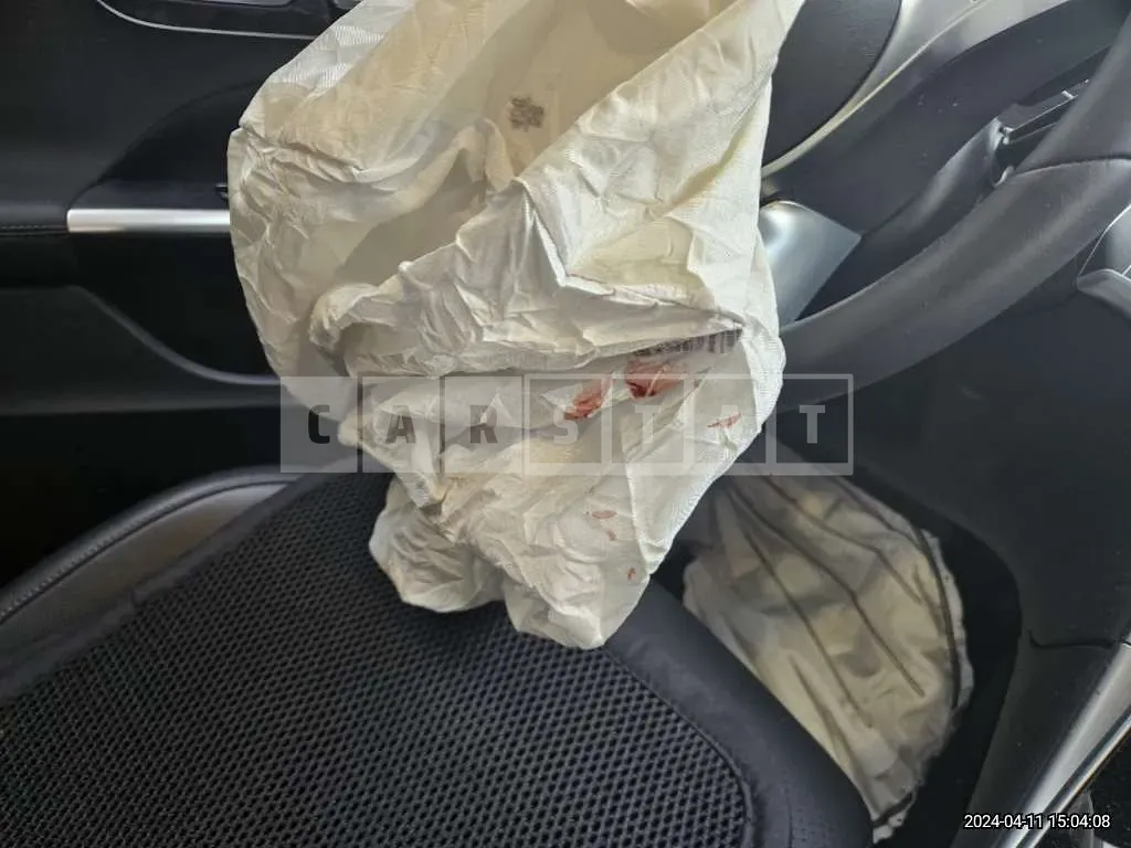 Photo 2 of 20: 2023 Mercedes-Benz C300 — Korean insurance auction