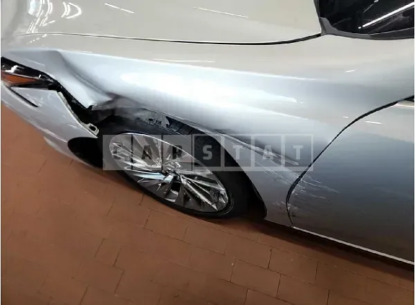 Photo 2 of 13: 2019 Lexus ES300h — Korean insurance auction