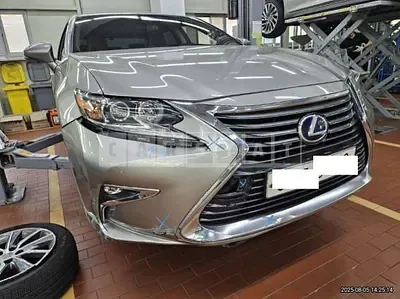 Photo 1 of 28: 2017 Lexus ES300h — Korean insurance auction