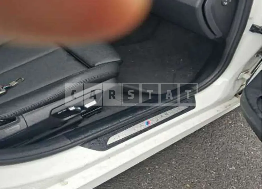 Photo 3 of 3: 2018 BMW 320i — Korean insurance auction