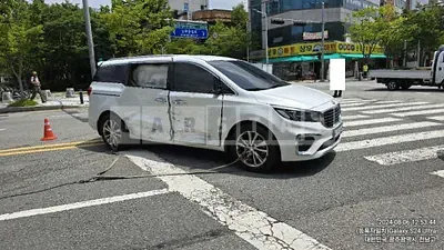 Photo 1 of 7: 2019 Kia Carnival — Korean insurance auction