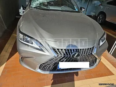 Photo 1 of 38: 2024 Lexus ES300h — Korean insurance auction