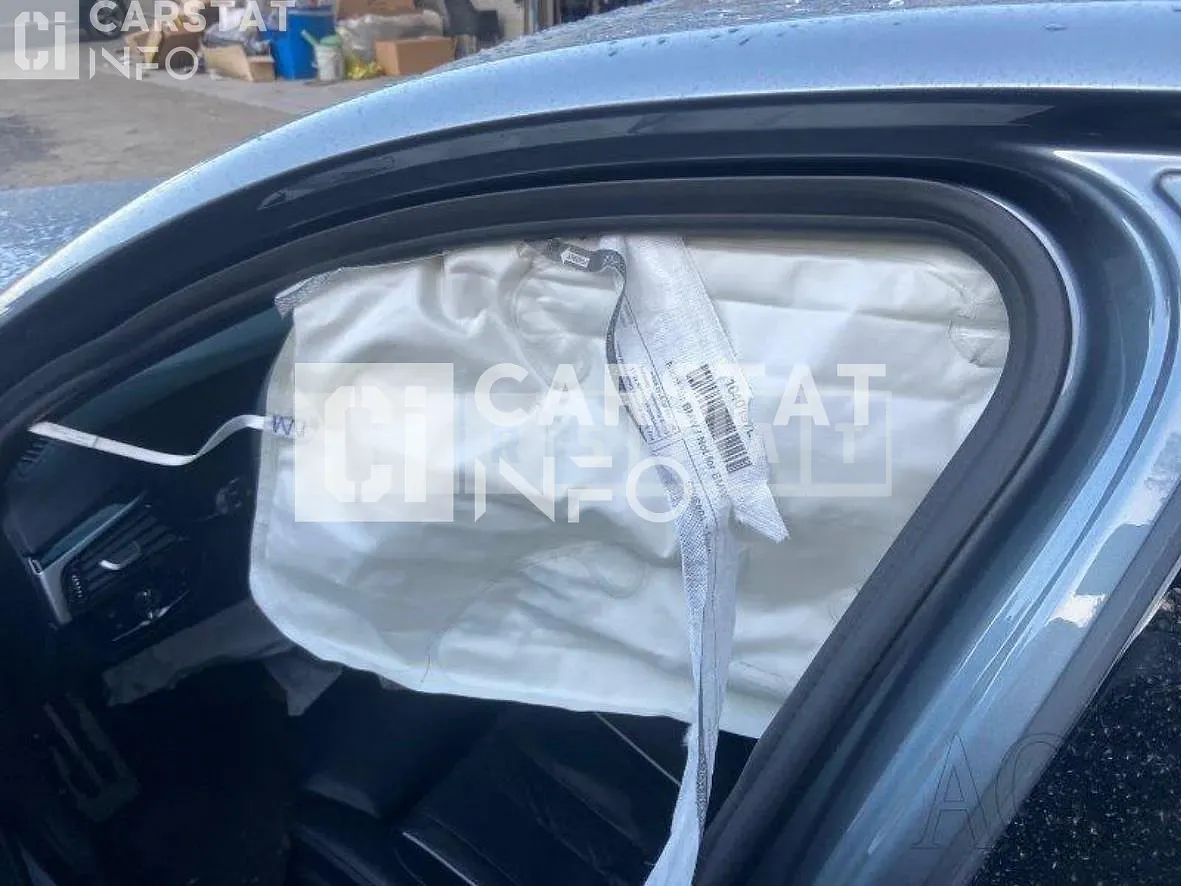 Photo 2 of 17: 2019 BMW 530i M Sport Package Plus, VIN WBAJD3105KB317933 — Korean insurance auction