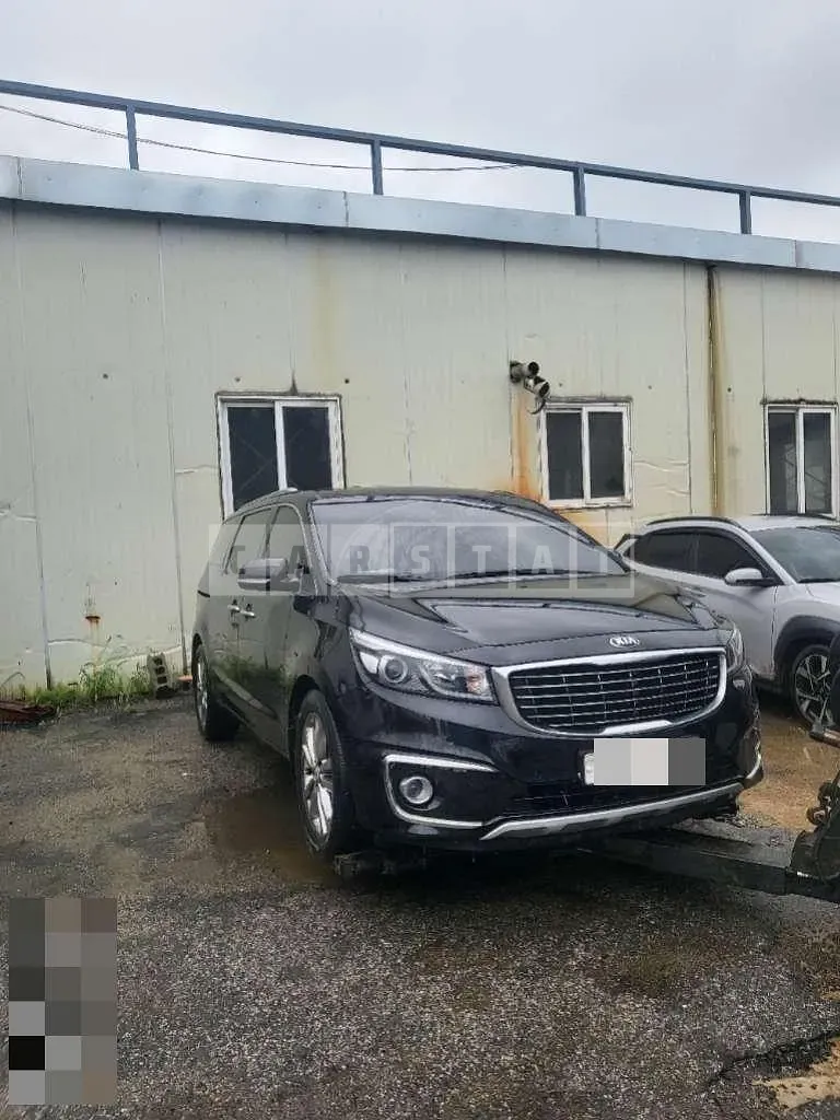 Photo 3 of 3: 2016 Kia Carnival Limousine — Korean insurance auction