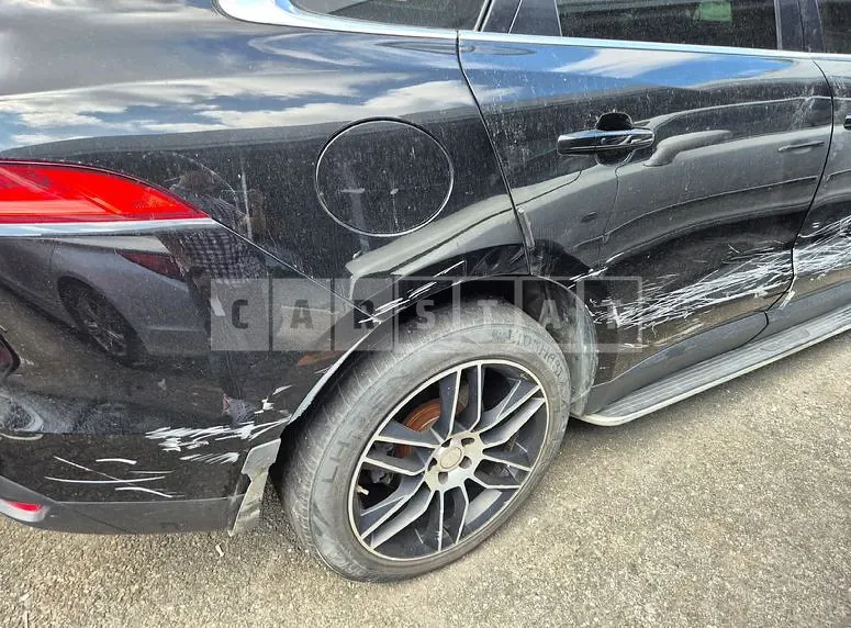 Photo 2 of 18: 2017 Jaguar F-Pace 20d — Korean insurance auction