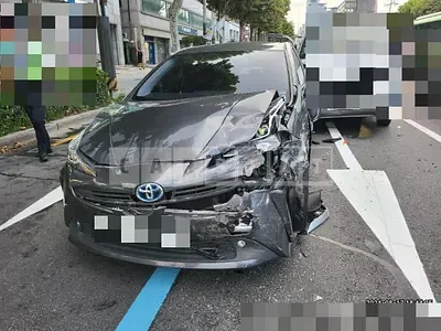 Photo 1 of 15: 2019 Toyota Prius 2WD — Korean insurance auction