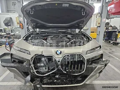 Photo 1 of 42: 2024 BMW 740i xDrive — Korean insurance auction