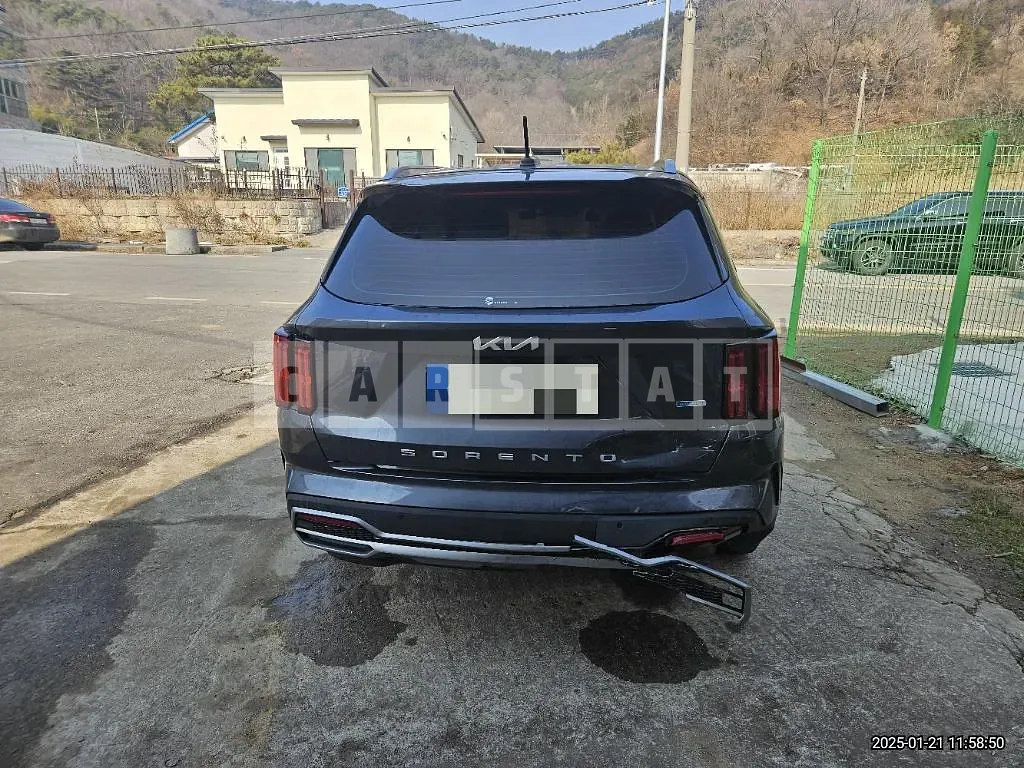 Photo 2 of 30: 2022 Kia Sorento Hybrid — Korean insurance auction