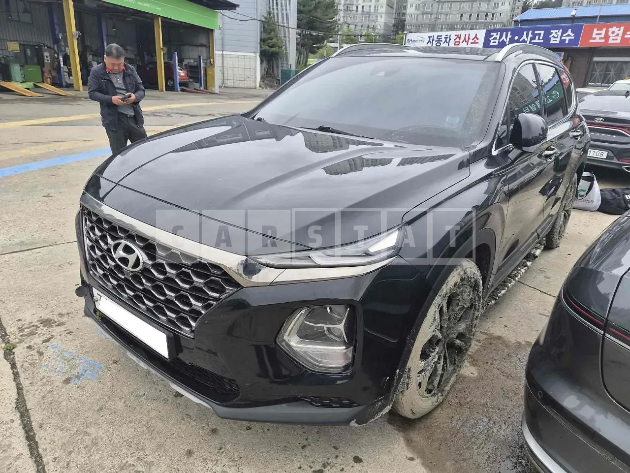 Photo 2 of 17: 2019 Hyundai Santa Fe, VIN KMHS381ABLU266546 — Korean insurance auction