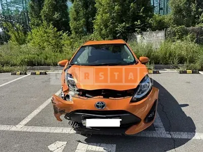 Photo 1 of 13: 2018 Toyota Prius C — Korean insurance auction