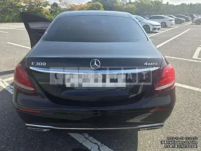 Photo 1 of 22: 2017 Mercedes-Benz E300 4Matic — Korean insurance auction