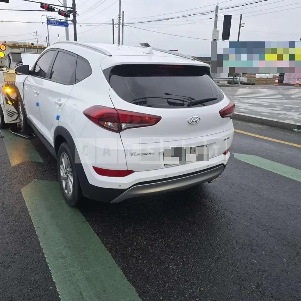 Photo 2 of 9: 2016 Hyundai Tucson TL — Korean insurance auction