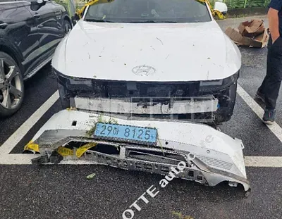 Photo 1 of 18: 2022 Hyundai IONIQ 5, VIN KMHKN81AFNU048445 — Korean insurance auction