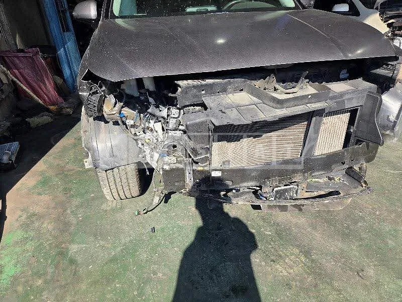Photo 2 of 28: 2018 Hyundai Santa Fe, VIN KMHS381CDKU022228 — Korean insurance auction