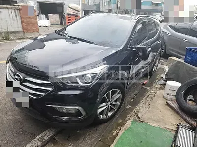 Photo 1 of 16: 2016 Hyundai Santa Fe DM, VIN KMHSW81UBGU643349 — Korean insurance auction