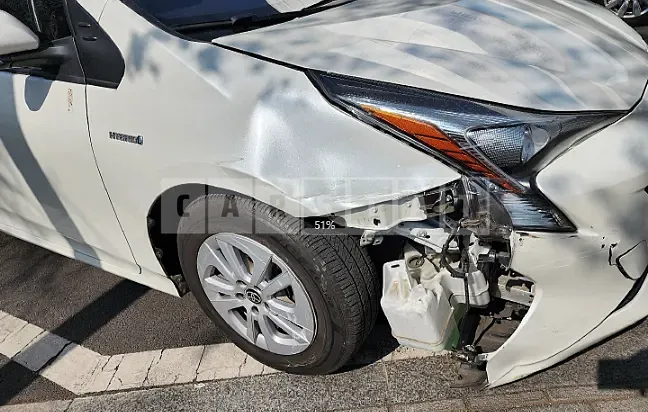Photo 2 of 7: 2018 Toyota Prius, VIN JTDKBRFUXJ3081185 — Korean insurance auction