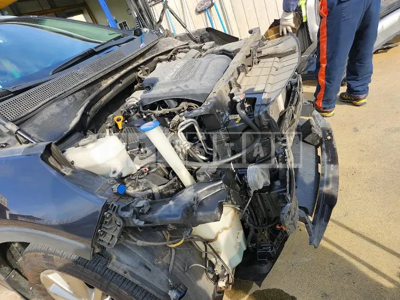 Photo 2 of 14: 2015 Kia Sorento, VIN KNAPH81ABFA105228 — Korean insurance auction