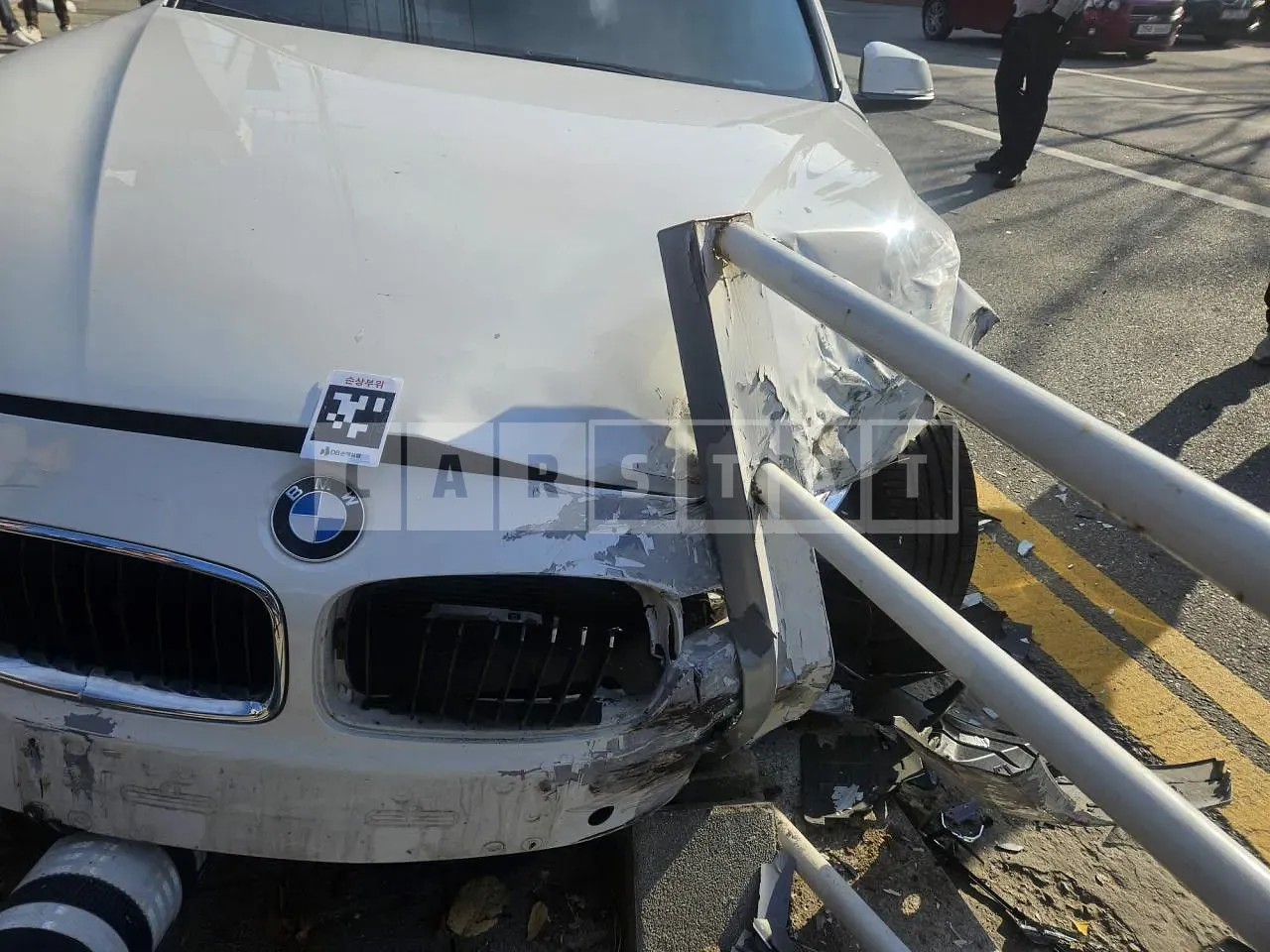 Photo 2 of 23: 2017 BMW 320d, VIN WBA8C5105JA073721 — Korean insurance auction