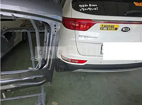 Photo 2 of 17: 2017 Kia Sportage — Korean insurance auction
