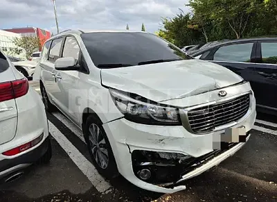 Photo 1 of 44: 2017 Kia Carnivals — Korean insurance auction