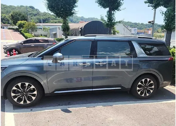 Photo 2 of 14: 2021 Kia Carnival — Korean insurance auction