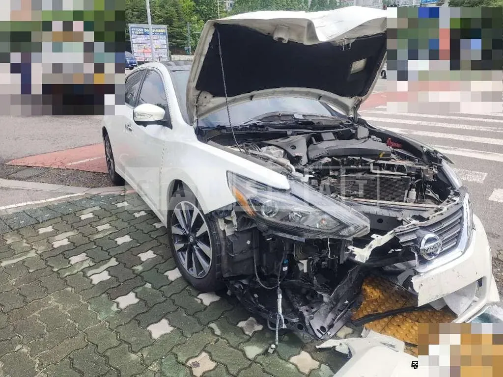 Photo 2 of 16: 2016 Nissan Altima 2.5 — Korean insurance auction