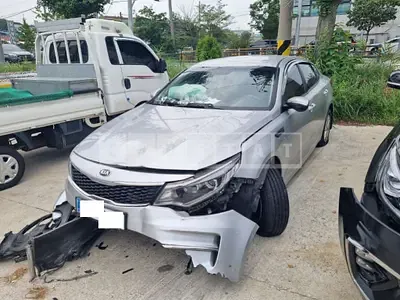 Photo 1 of 7: 2018 Kia K5 — Korean insurance auction
