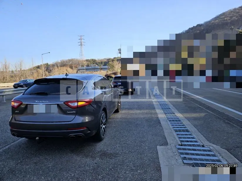 Photo 2 of 26: 2017 Maserati Levante S — Korean insurance auction