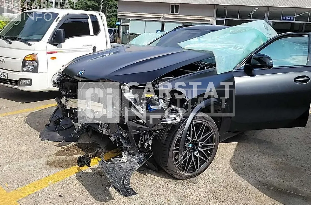 Photo 2 of 22: 2021 BMW X6 M Competition, VIN WBSCY0102M9F68025 — Korean insurance auction