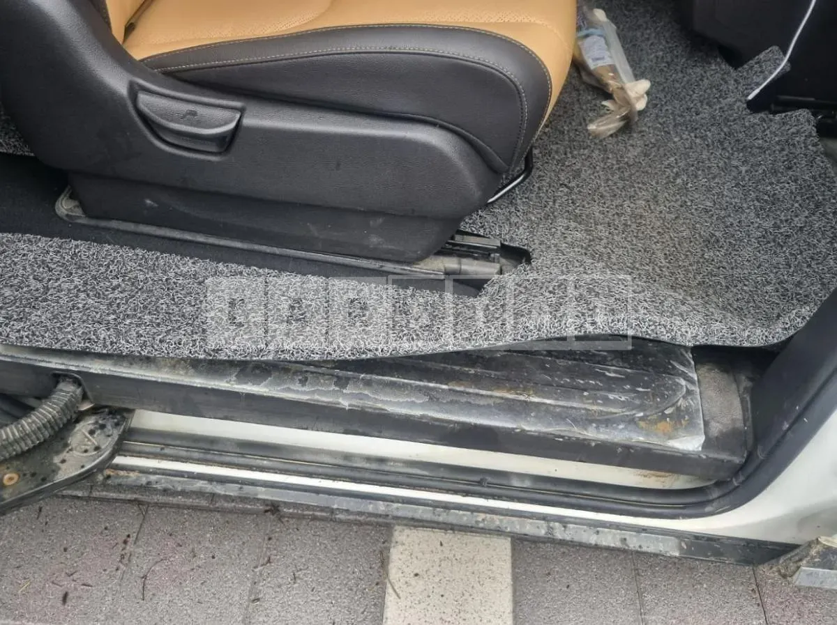 Photo 2 of 13: 2020 Kia Carnivals, VIN KNANE81BBMS020663 — Korean insurance auction