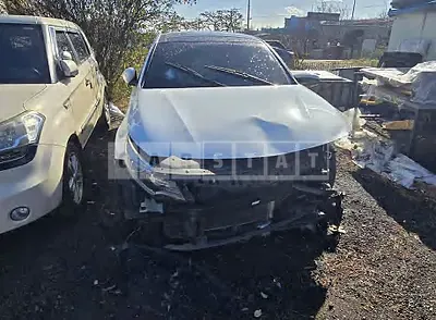 Photo 1 of 7: 2016 Kia K5 — Korean insurance auction