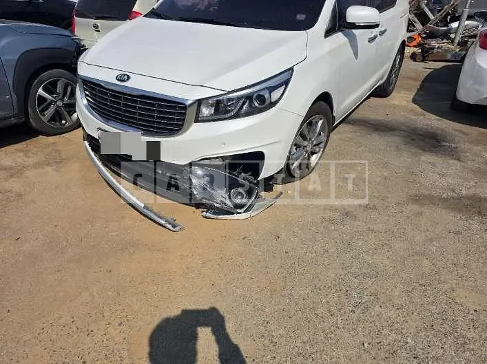 Photo 2 of 16: 2016 Kia Carnivals — Korean insurance auction