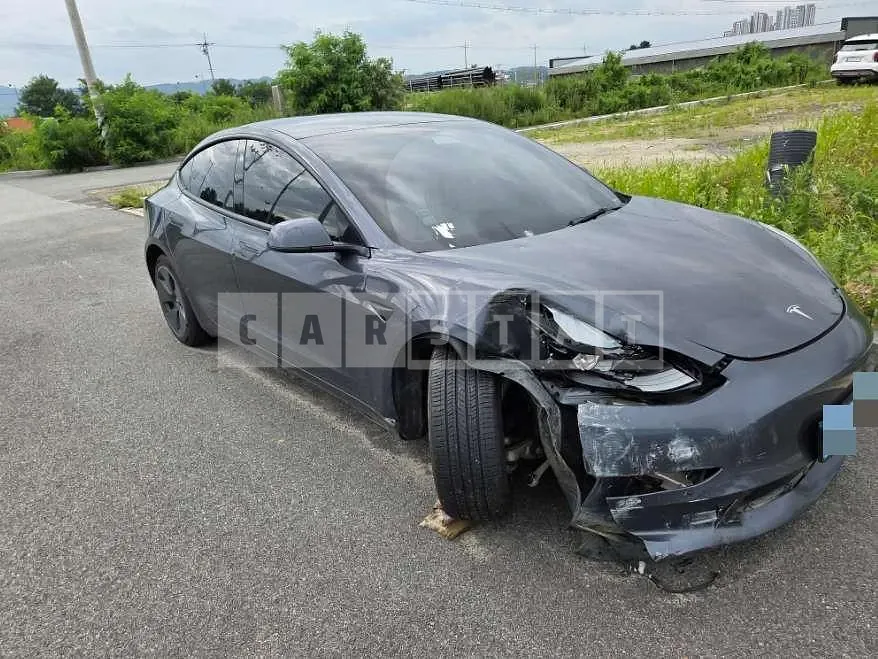 Photo 2 of 5: 2022 Tesla Model 3 Long Range — Korean insurance auction