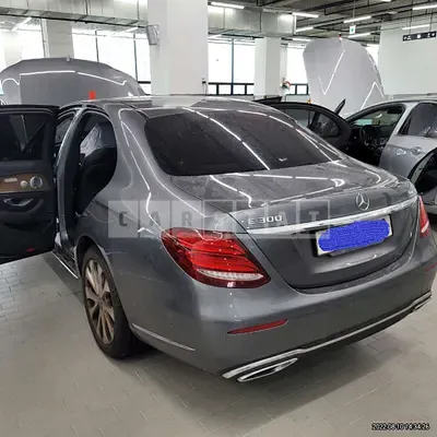 Photo 1 of 16: 2020 Mercedes-Benz E 300 4Matic, VIN W1KZF4KB5LA852957 — Korean insurance auction
