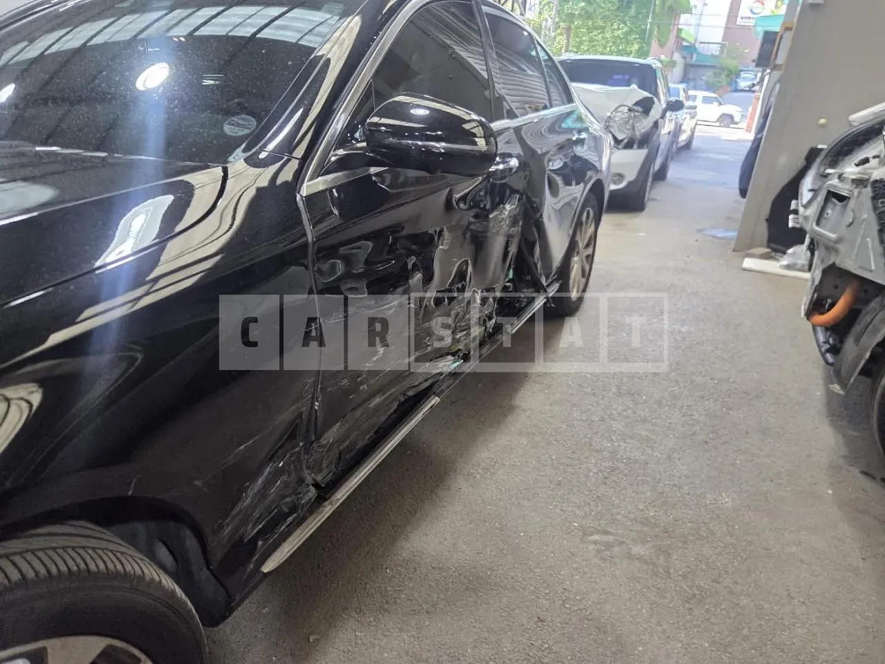 Photo 2 of 20: 2019 Mercedes-Benz E300 4Matic, VIN WDDZF4KB6LA727563 — Korean insurance auction