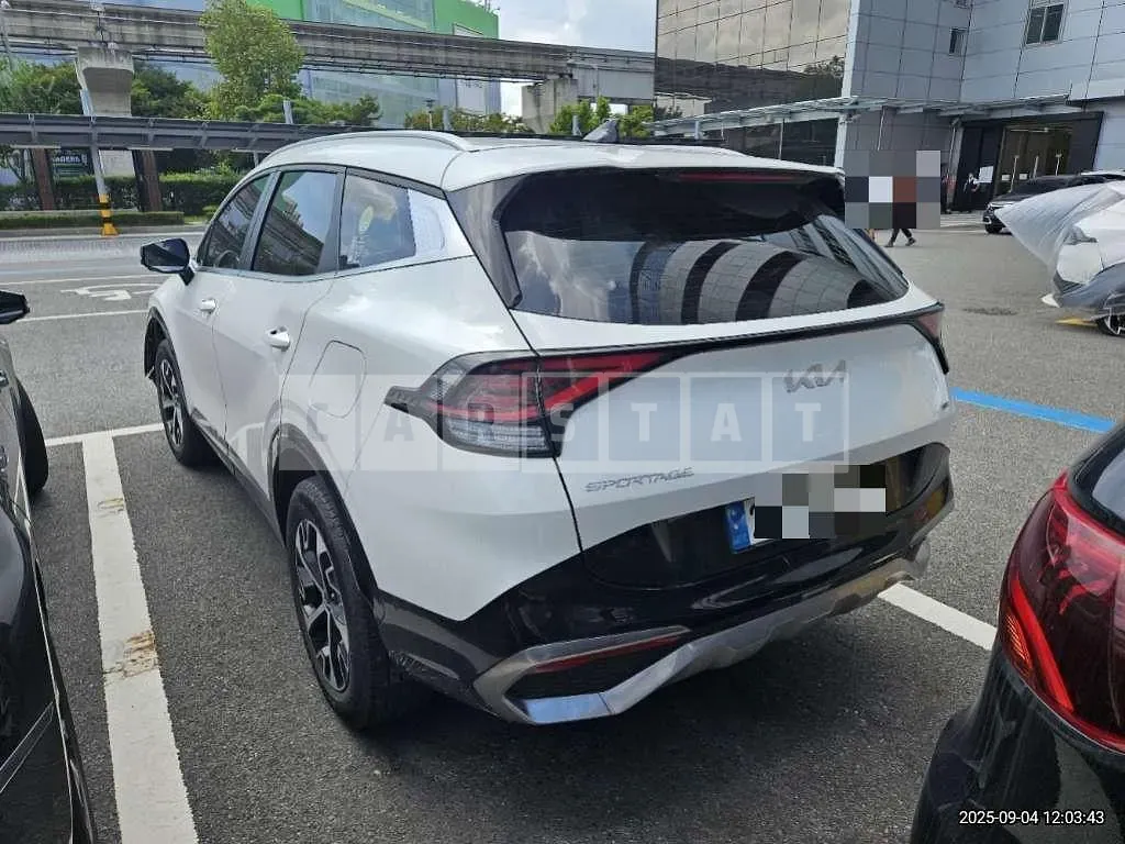 Photo 2 of 18: 2022 Kia Sportage Hybrid — Korean insurance auction