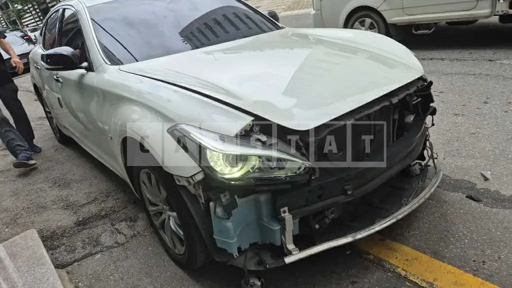 Photo 2 of 24: 2016 Infiniti Q70 3.7, VIN JNKBY11F8GM590010 — Korean insurance auction
